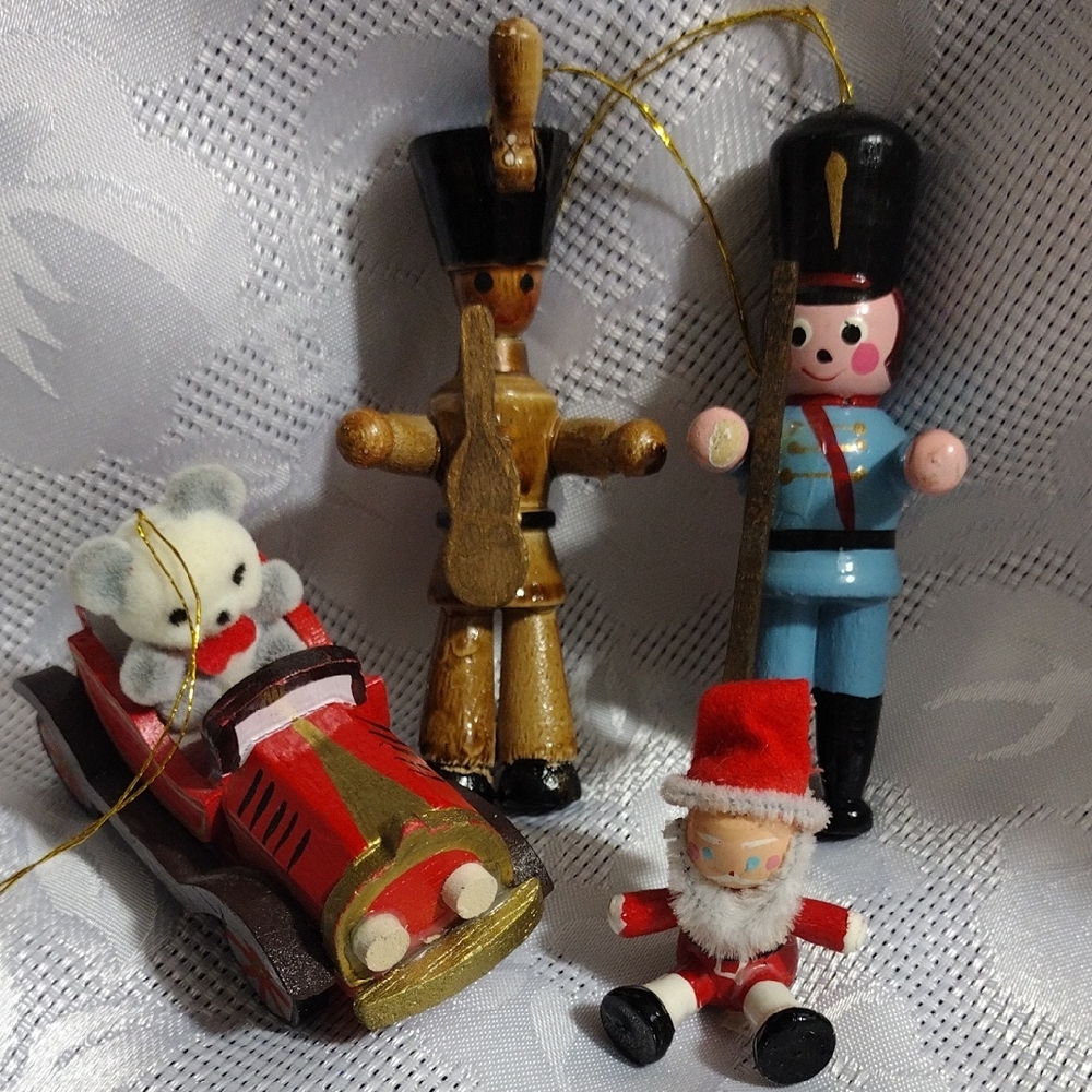 Wooden Ornament Set